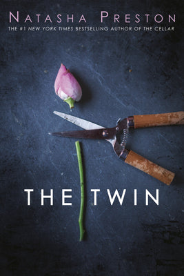 The Twin -- Natasha Preston, Paperback