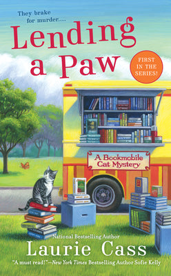 Cover Image for Lending a Paw -- Laurie Cass, Paperback