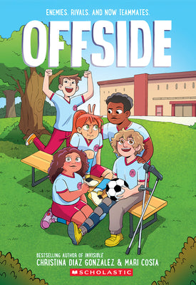 Cover Image for Offside: A Graphic Novel -- Christina Diaz Gonzalez, Paperback
